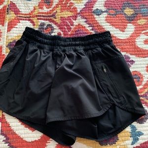 Lululemon tracker shorts